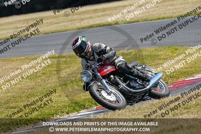 cadwell park;cadwell park photographs;cadwell trackday photographs;enduro digital images;event digital images;eventdigitalimages;peter wileman photography;racing digital images;trackday digital images;trackday photos